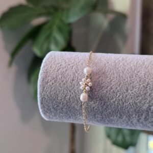 Kalaa Pearl Daisy Bracelet