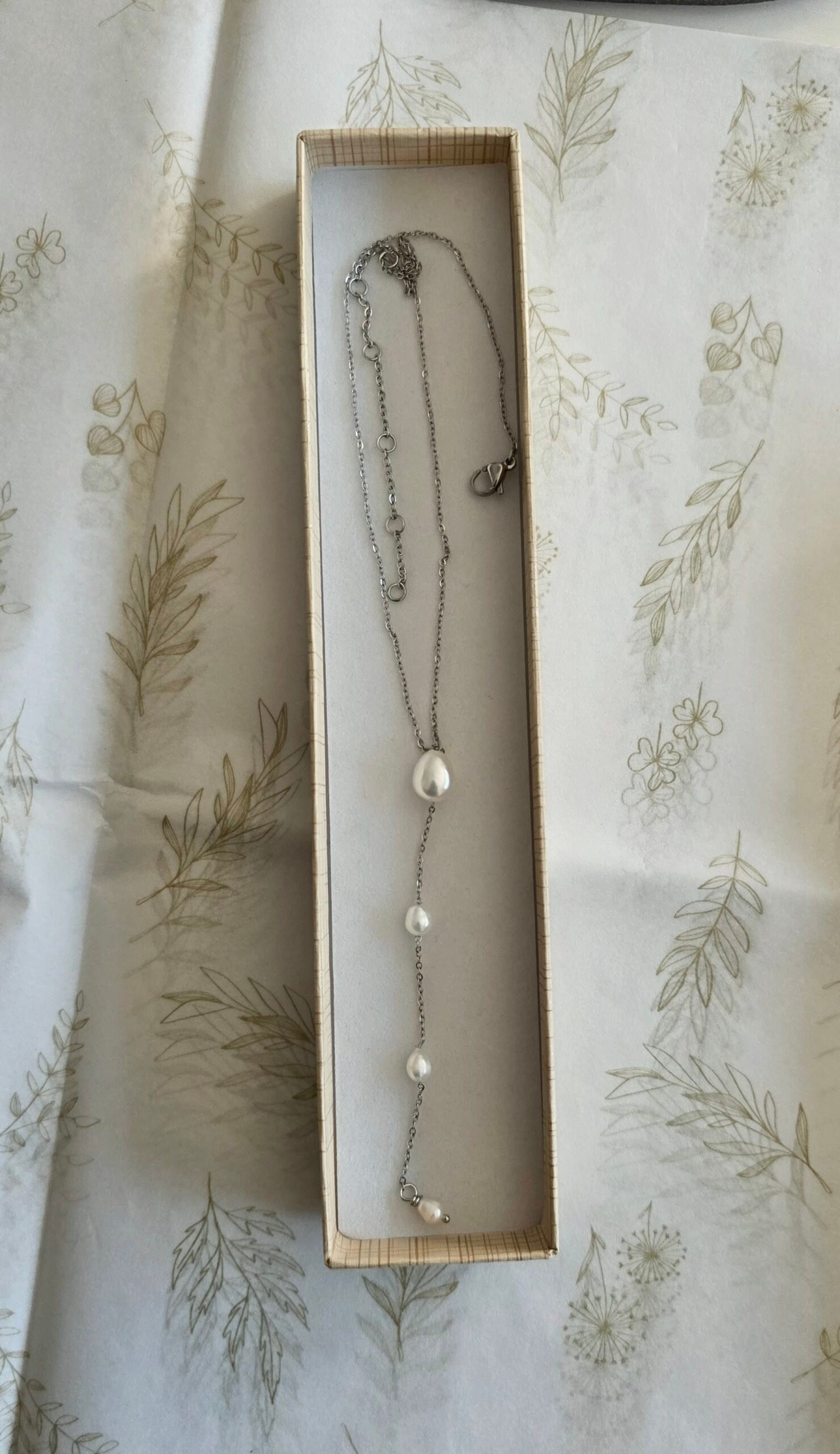 Aureline Pearl Line Necklace - Image 3