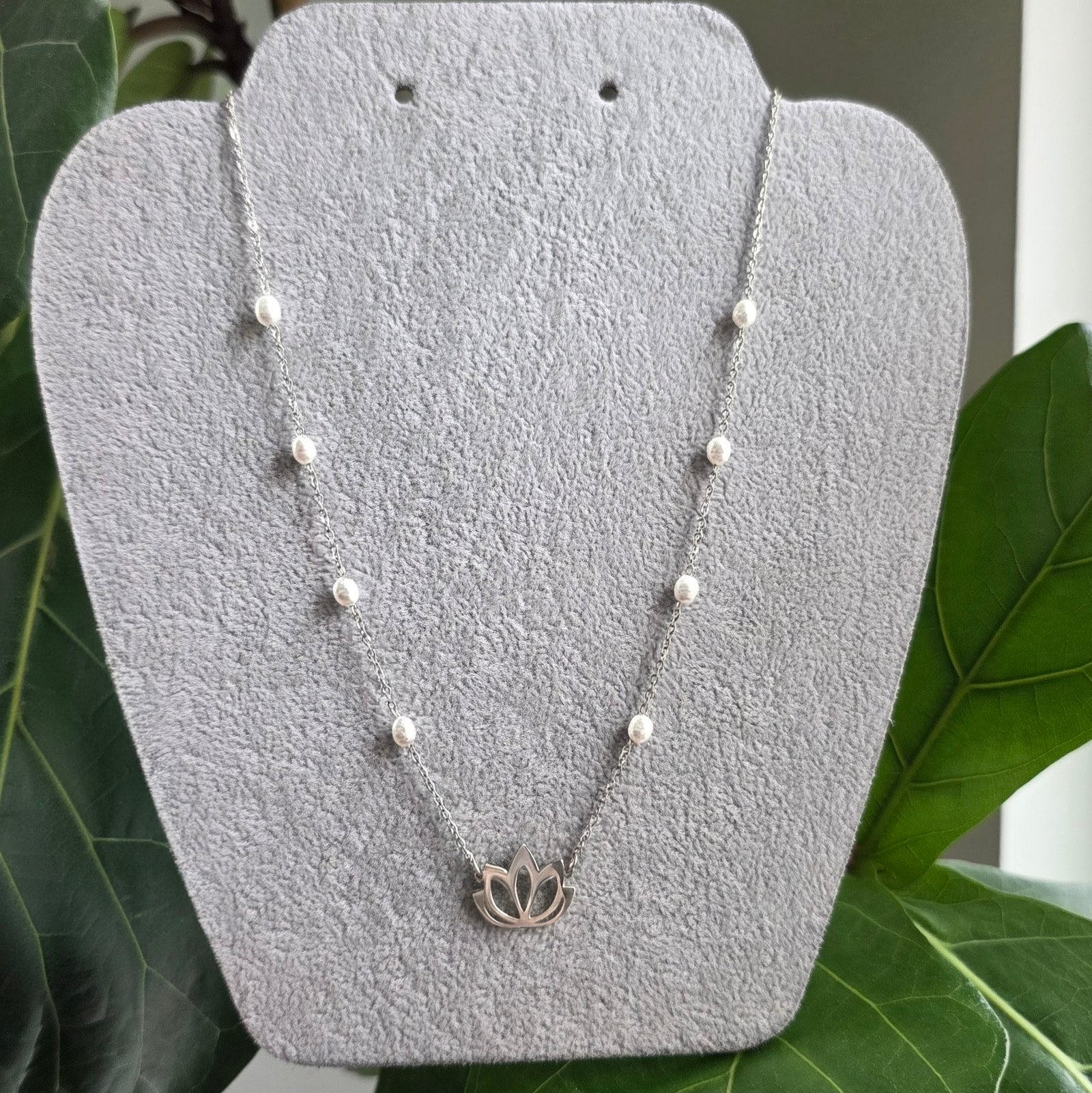 Kalaa Silver Lotus Pearl Necklace